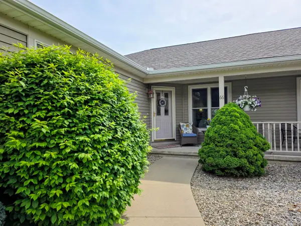 66 Oakwood Drive Building: 1 Unit: 22, Coldwater, MI 49036