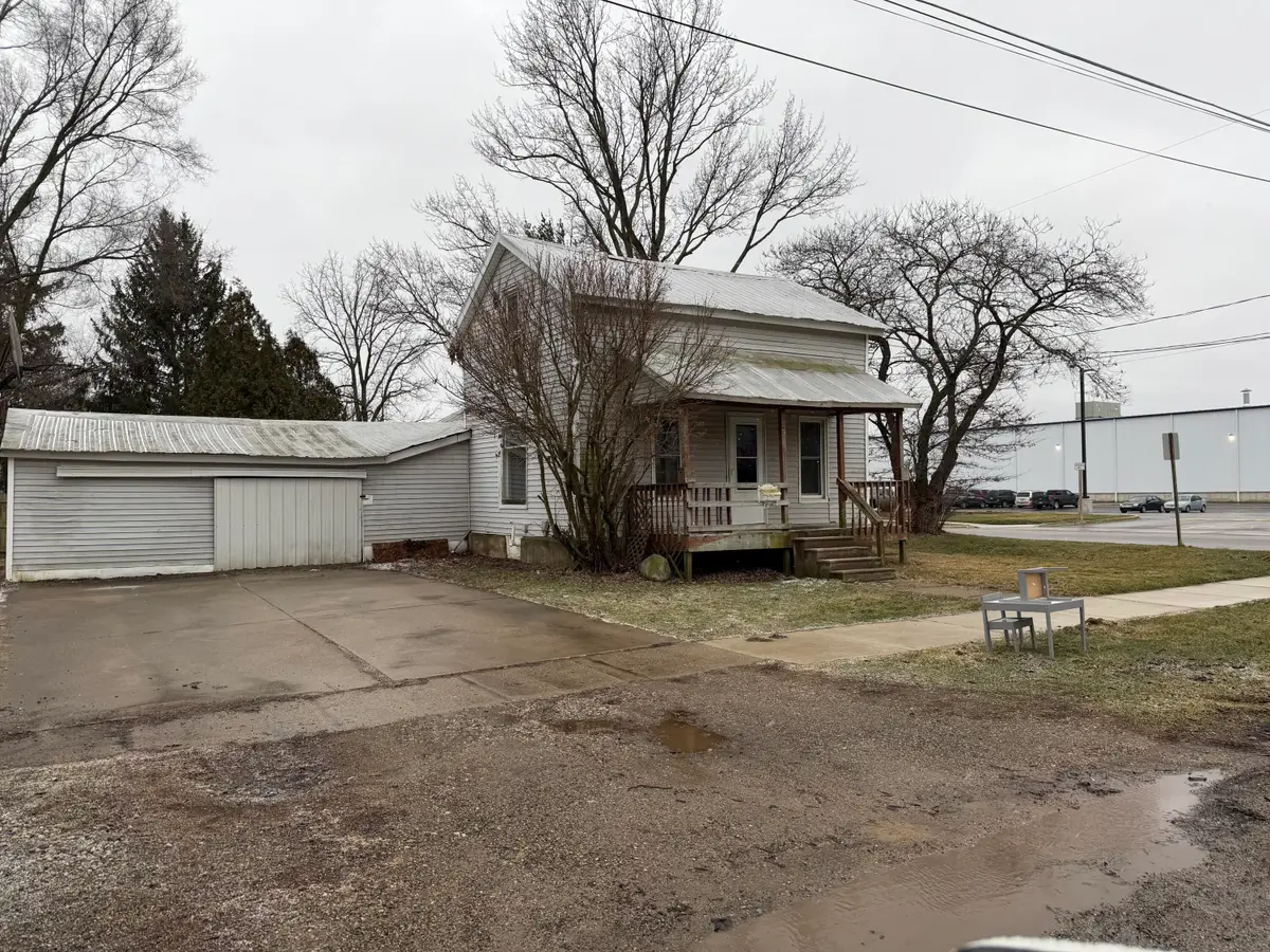 29 Broughton Street, Quincy, MI 49082 - #1