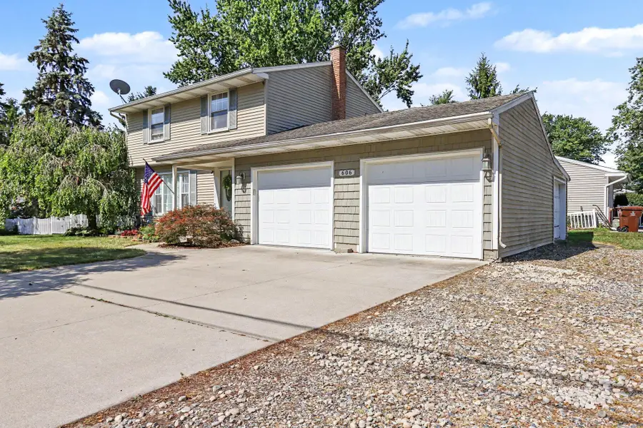606 S Lincoln Street, Charlotte, MI 48813 - #3