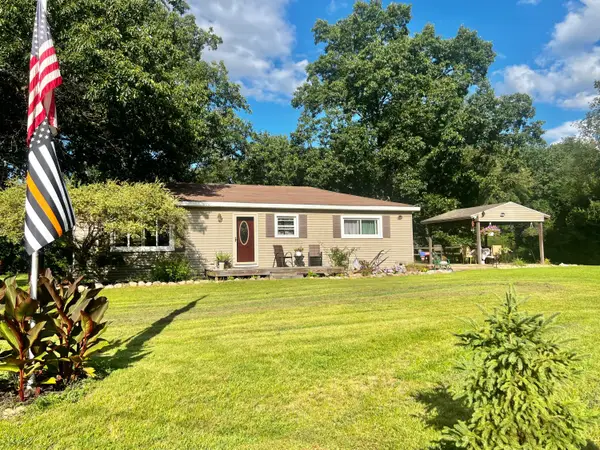 3979 W Bacon Road, Hillsdale, MI 49242