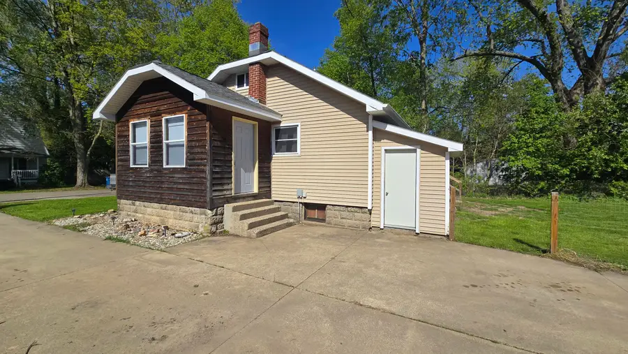 215 E Jane Street, Bellevue, MI 49021 - #3