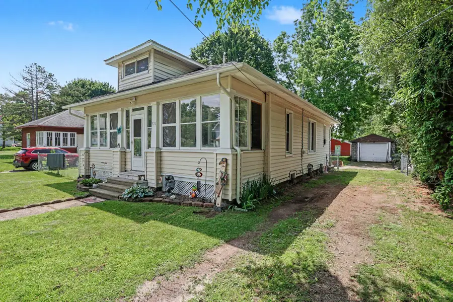 320 Vass Avenue, Brownlee Park, MI 49014 - #2