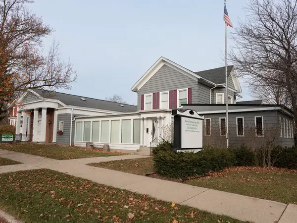 208 W Erie Street, Albion, MI 49224