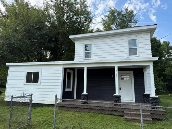 203 E Commercial Street, Norvell, MI 49263