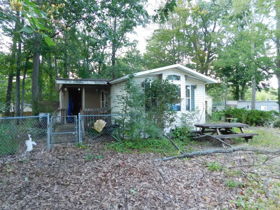 304 Magellan Avenue, Houghton Lake, MI 48629 - #3