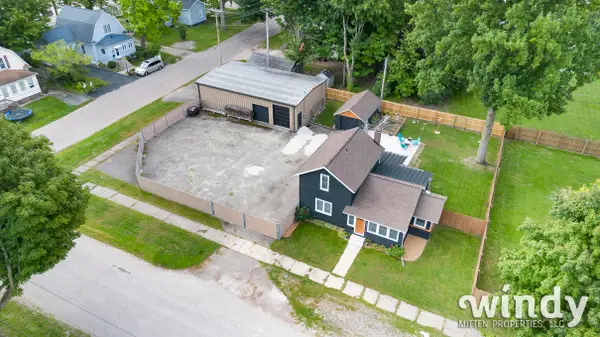 106 Lagrange Street, Dowagiac, MI 49047
