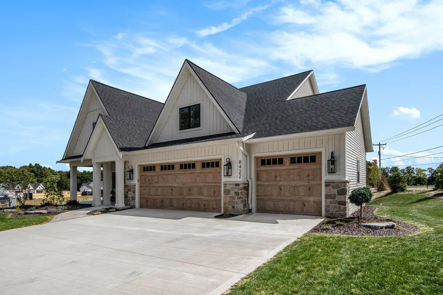 8432 Ravinewood Drive, Jenison, MI 49428 - #2