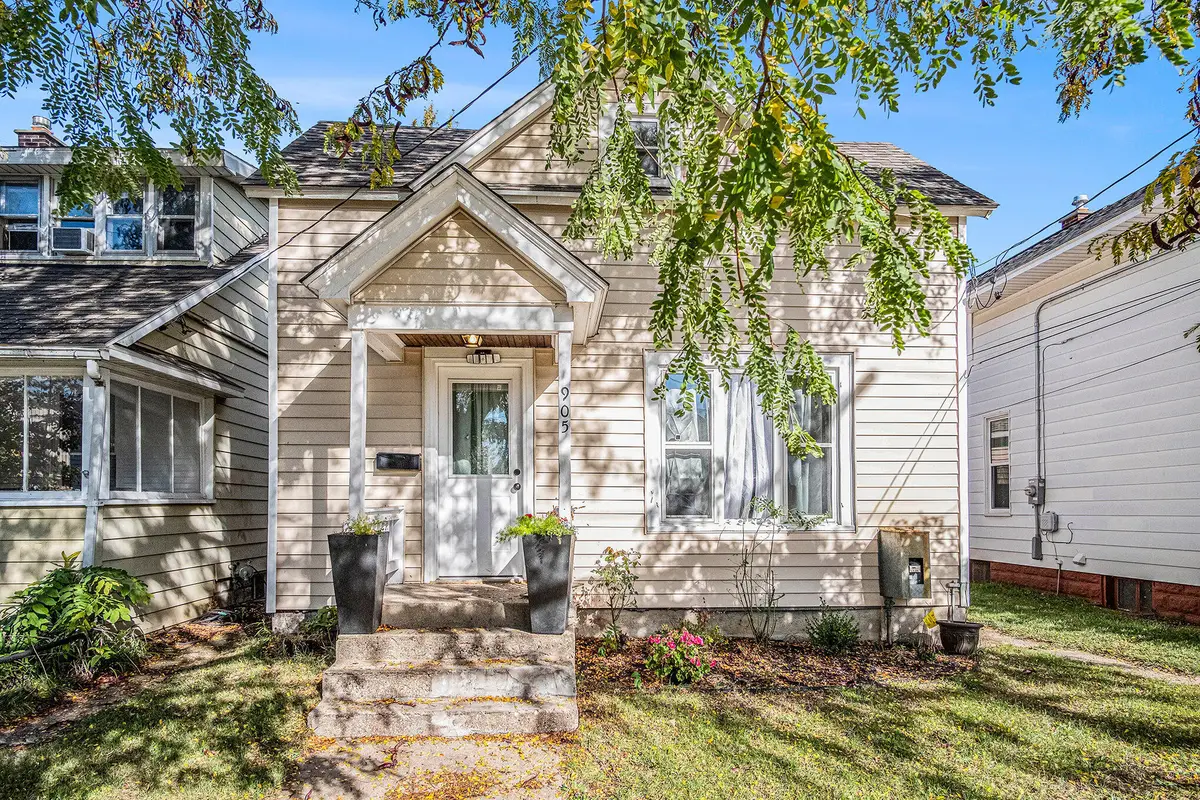 905 Courtney Street NW, Grand Rapids, MI 49504 - #1