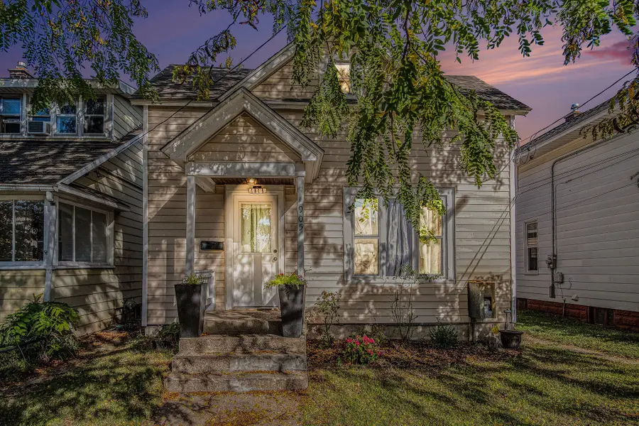 905 Courtney Street NW, Grand Rapids, MI 49504 - #2