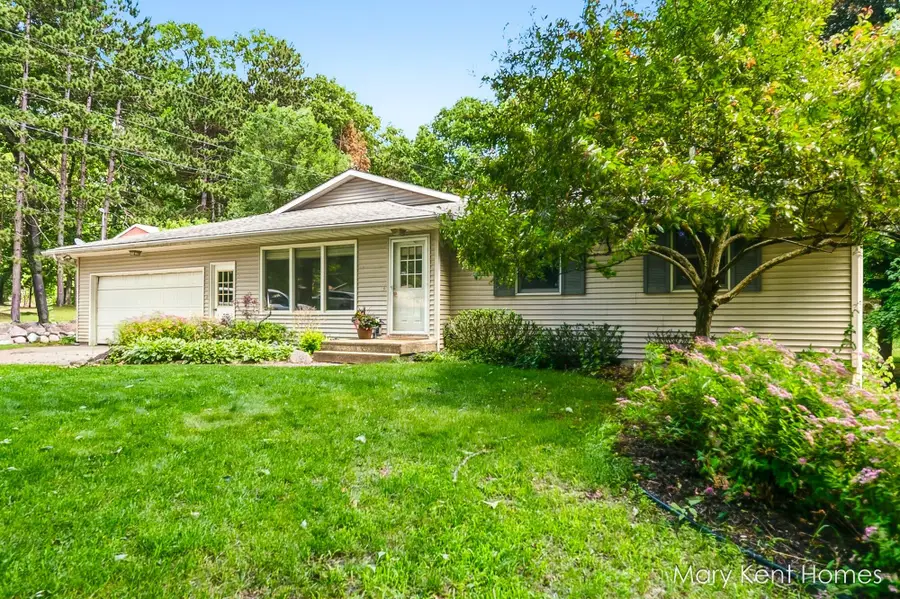 6662 Buttrick Avenue SE, Alto, MI 49302 - #3