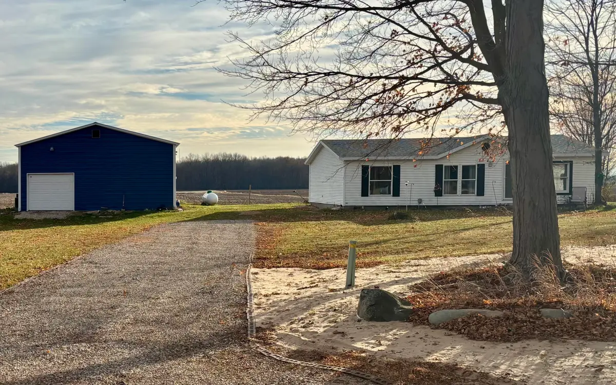 1518 E Tupper Lake Road, Lake Odessa, MI 48849 - #1