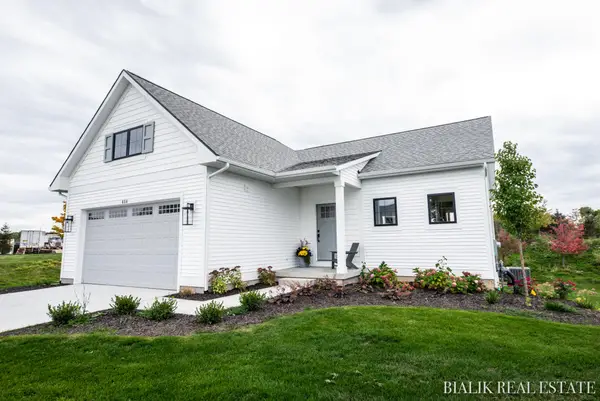 594 Sun Vale Lane, Grandville, MI 49418