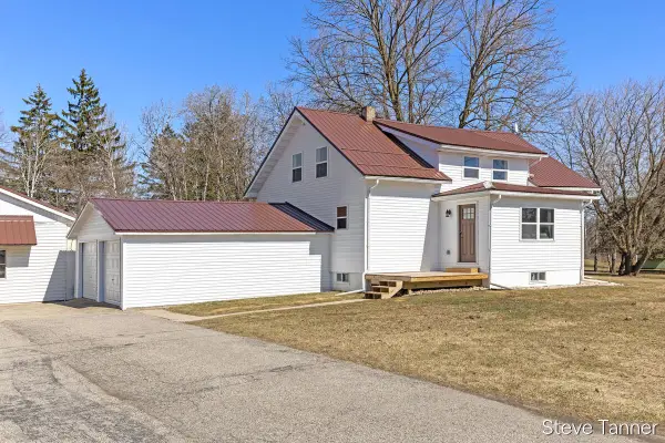 5423 E Howard City-Edmore, CedarLake, MI 48829