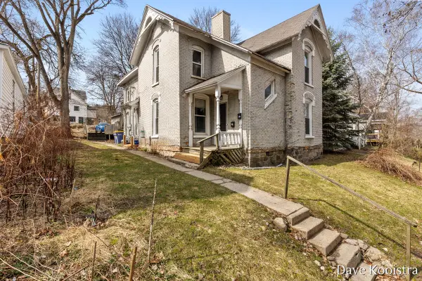 737 Clancy Avenue NE, GrandRapids, MI 49503