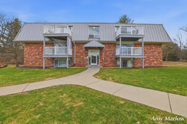 6716 Cascade Road SE Building: D-2 Unit: 39, GrandRapids, MI 49546
