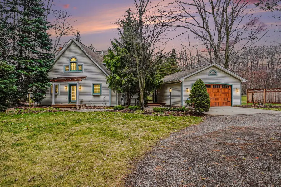 9362 Clubhouse Drive W, Canadian Lakes, MI 49346 - #2