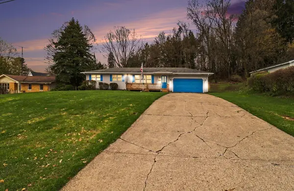 2739 Hillcrest Drive, NewEra, MI 49446