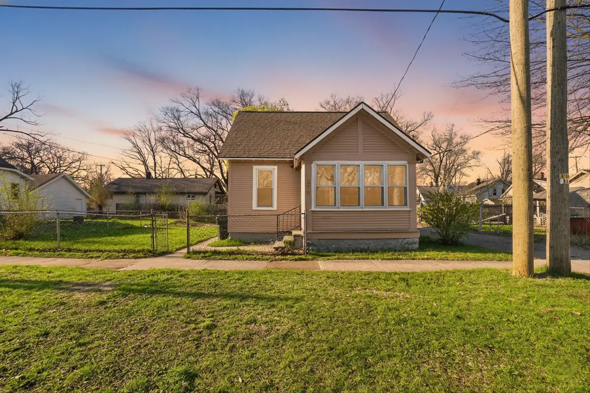 379 E Dale Avenue, Muskegon, MI 49442 - #1