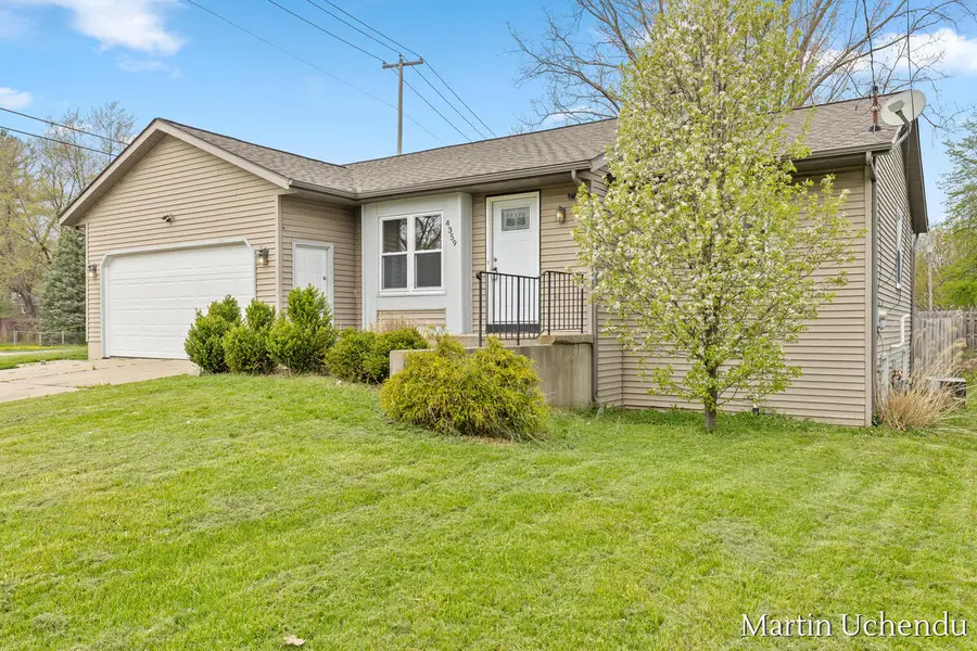 4359 W Grand Boulevard NW, Walker, MI 49534 - #2