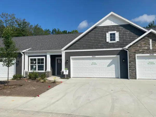 2843 W Cobblestone Court SE Unit: 18, Kentwood, MI 49512