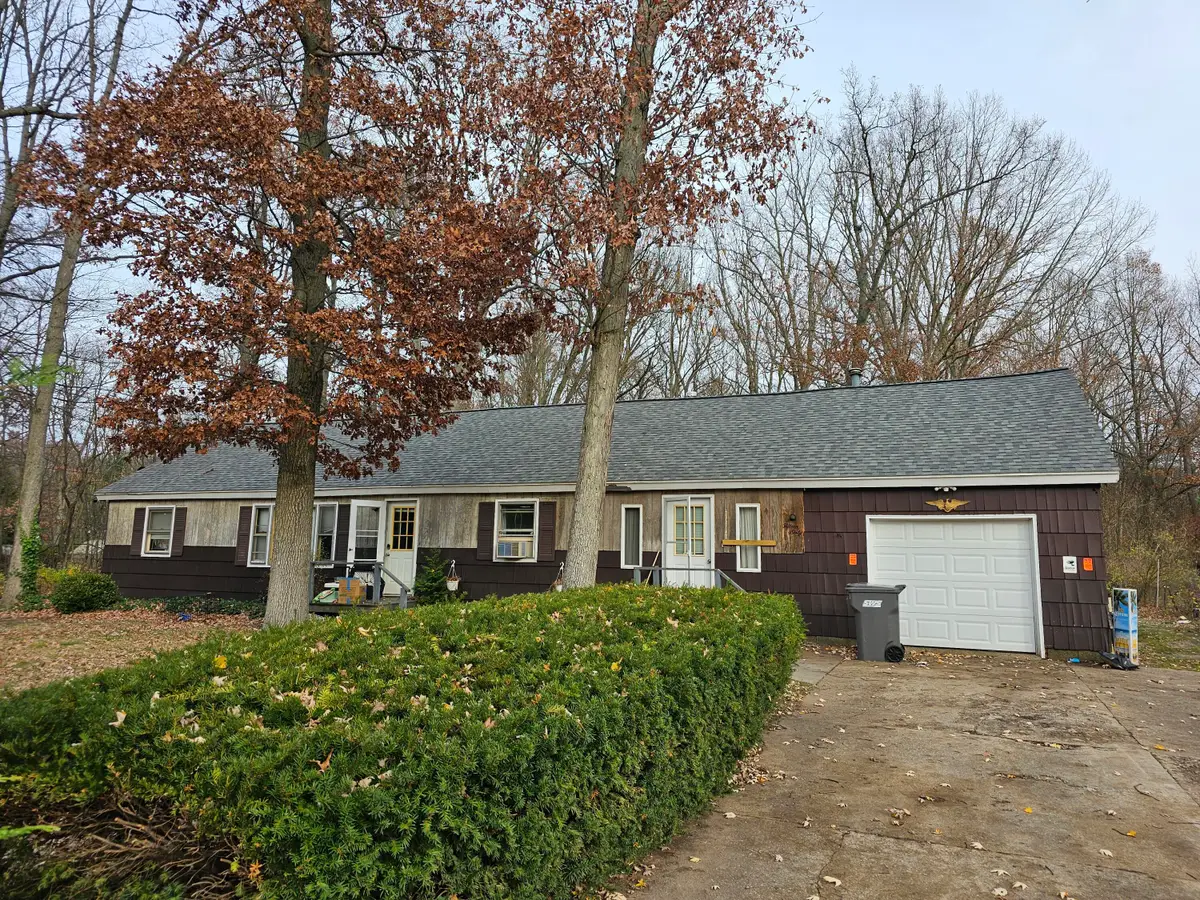 1560 Brooks Road S, Muskegon, MI 49442 - #1
