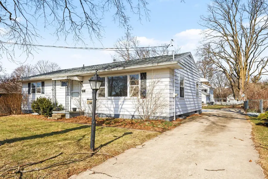 311 Dutton Street, Eaton Rapids, MI 48827 - #3