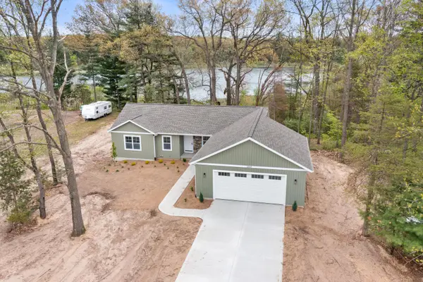 12165 Pine Meadows Drive, Wayland, MI 49348