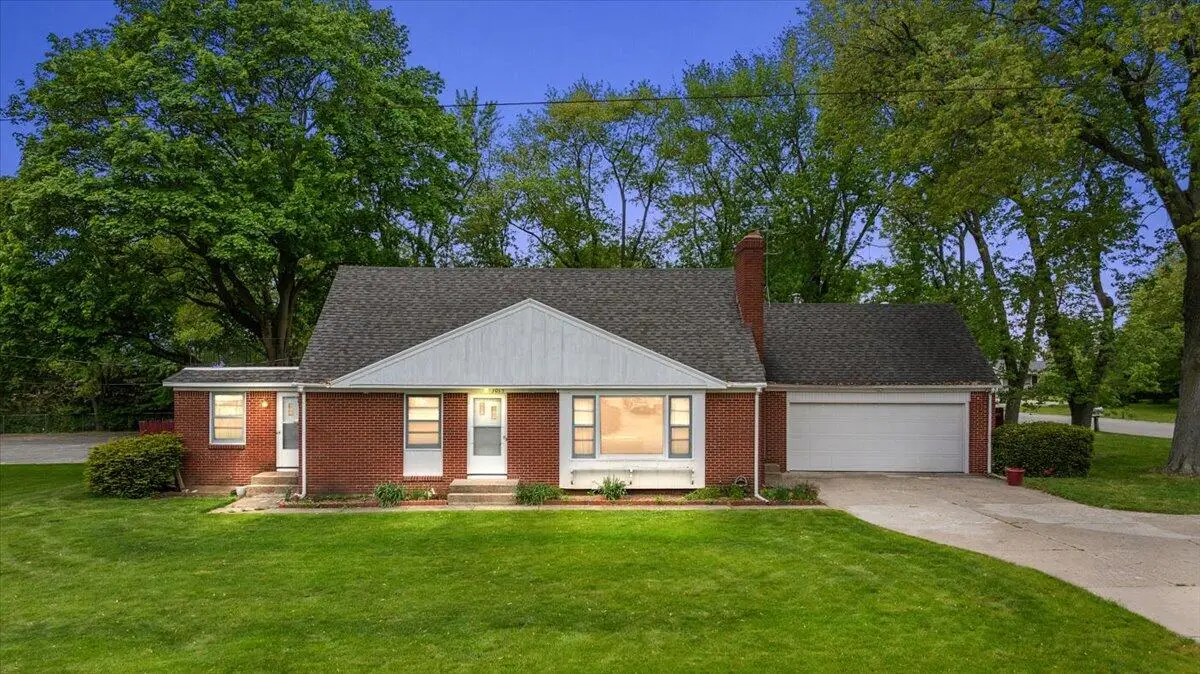 3035 E Paris Avenue SE, Grand Rapids, MI 49512 - #1