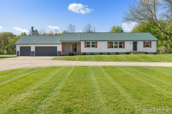 2812 142nd Avenue, Dorr, MI 49323