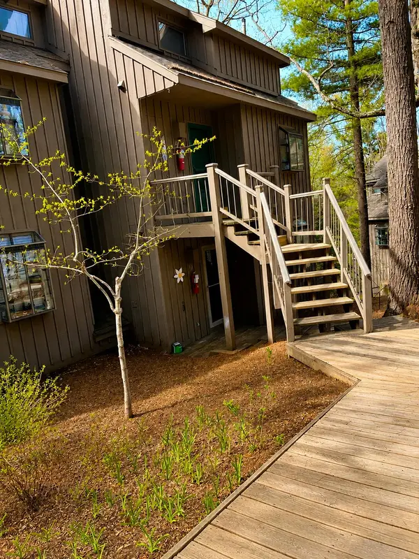 42 Hawks NE Street Unit: 42, GlenArbor, MI 49636
