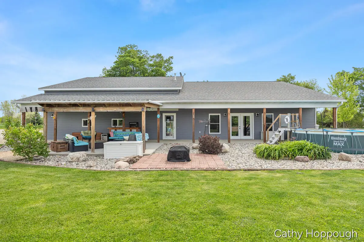 6521 Clinton Trail, Clarksville, MI 48815 - #1