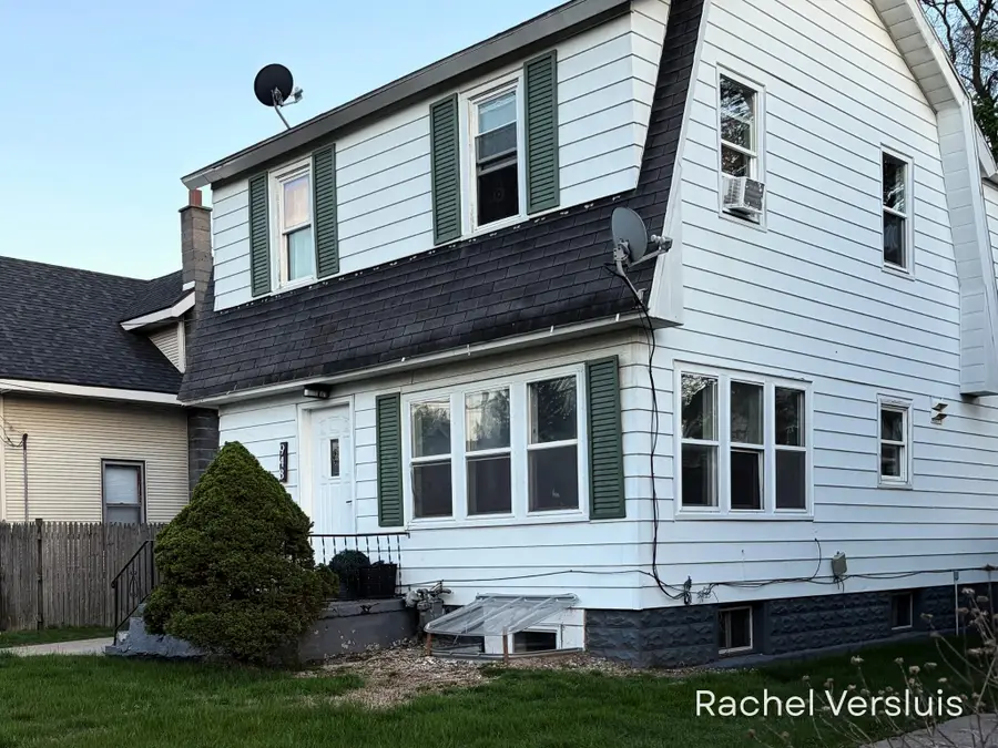 948 Richmond Street NW, Grand Rapids, MI 49504 - #2