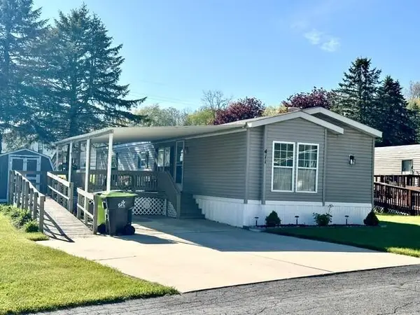 411 Woodview Drive, Greenville, MI 48838