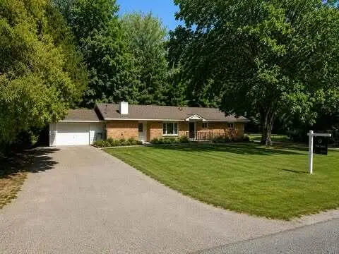 2205 S Broadway Street, Hastings, MI 49058