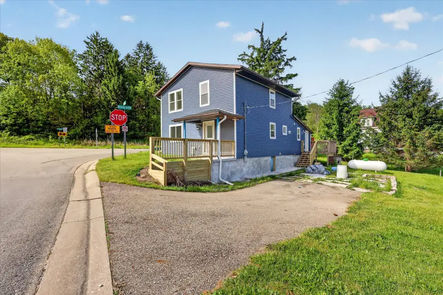 1387 E Riverside Drive, Ionia, MI 48846 - #3