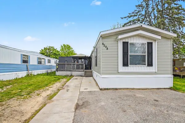 5208 Village Drive SW, Wyoming, MI 49509