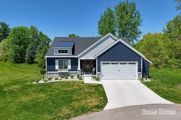 8366 Rose Ridge Drive, Rockford, MI 49341