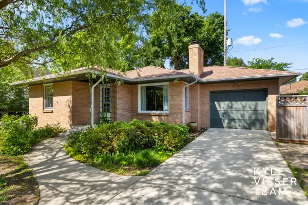 805 Rosewood Avenue SE, EastGrandRapids, MI 49506