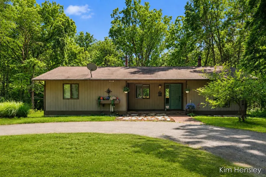 4736 Burton Street SE, Kentwood, MI 49546 - #2