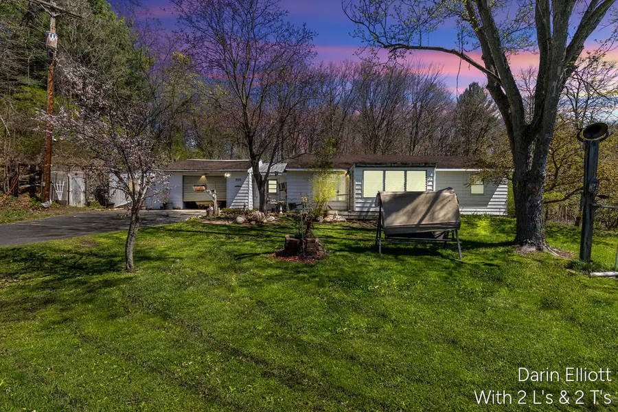 956 Prairie Creek Road, Ionia, MI 48846 - #2