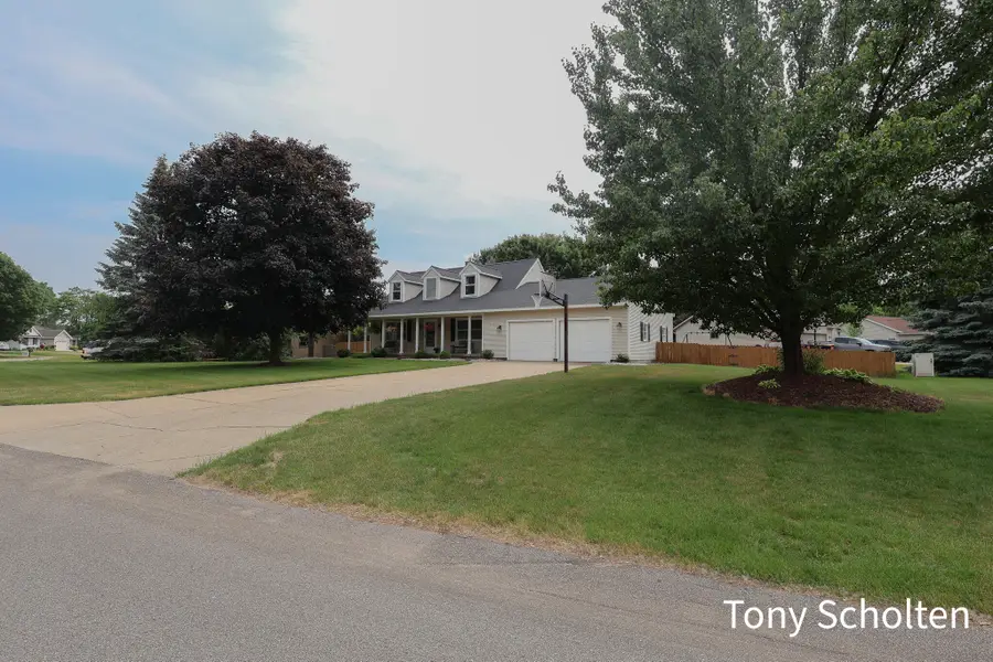 7537 Woodside Drive, Hudsonville, MI 49426 - #2