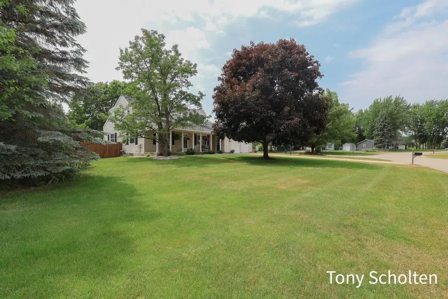 7537 Woodside Drive, Hudsonville, MI 49426 - #3