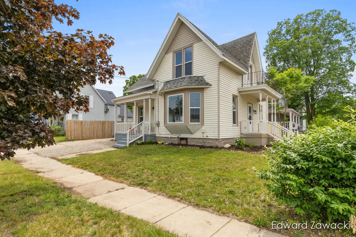 404 S Bridge Street, Belding, MI 48809 - #1