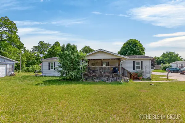 11235 Caron Street SE, Lowell, MI 49331