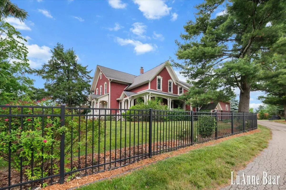 273 W Division Street NE, Rockford, MI 49341 - #1