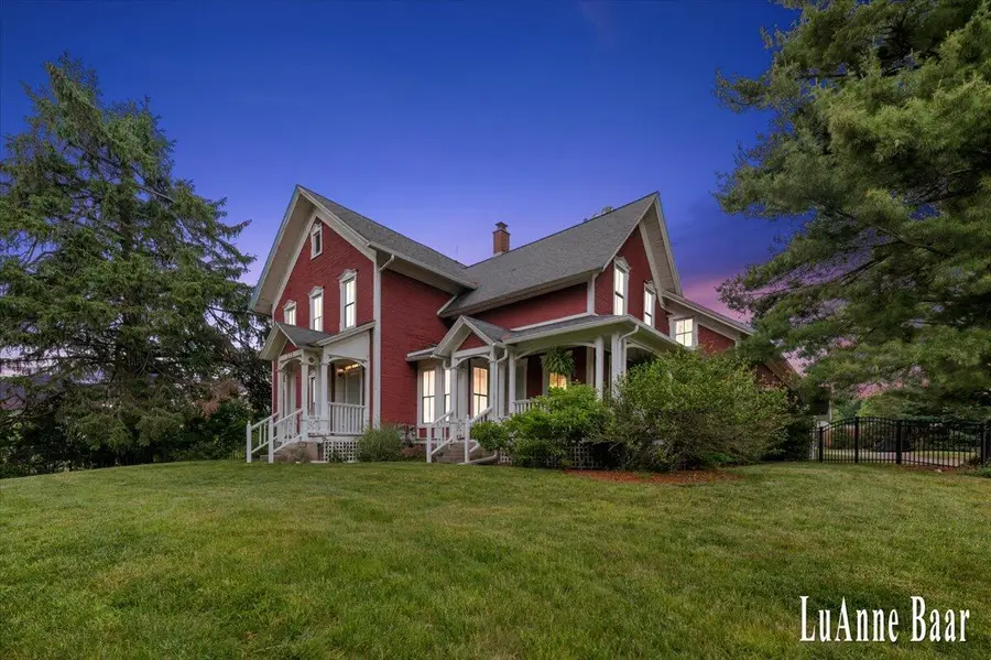 273 W Division Street NE, Rockford, MI 49341 - #2