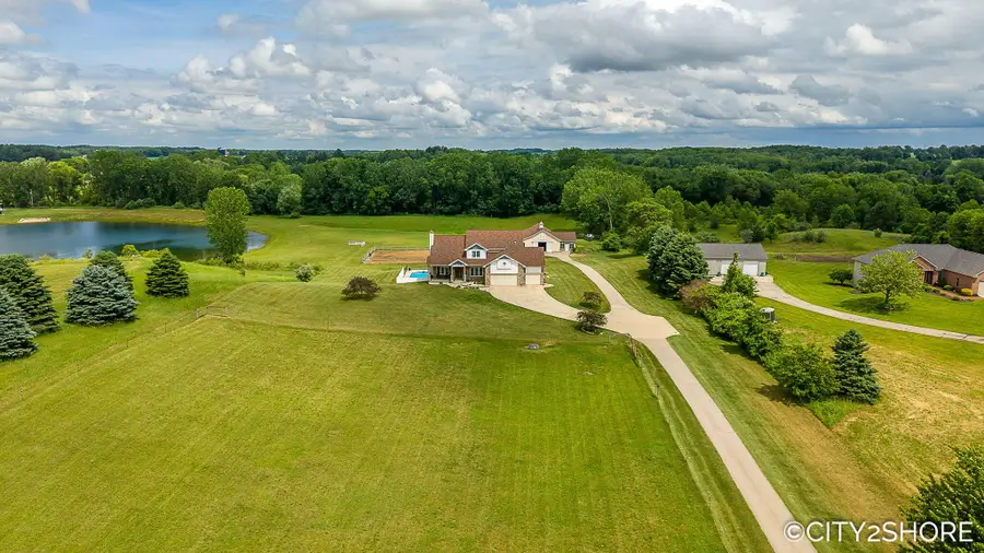 604 28th Avenue, Hudsonville, MI 49426 - #3