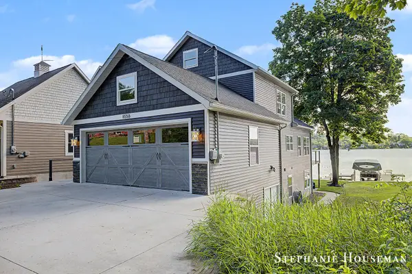 8558 Brower Lake Drive NE, Rockford, MI 49341