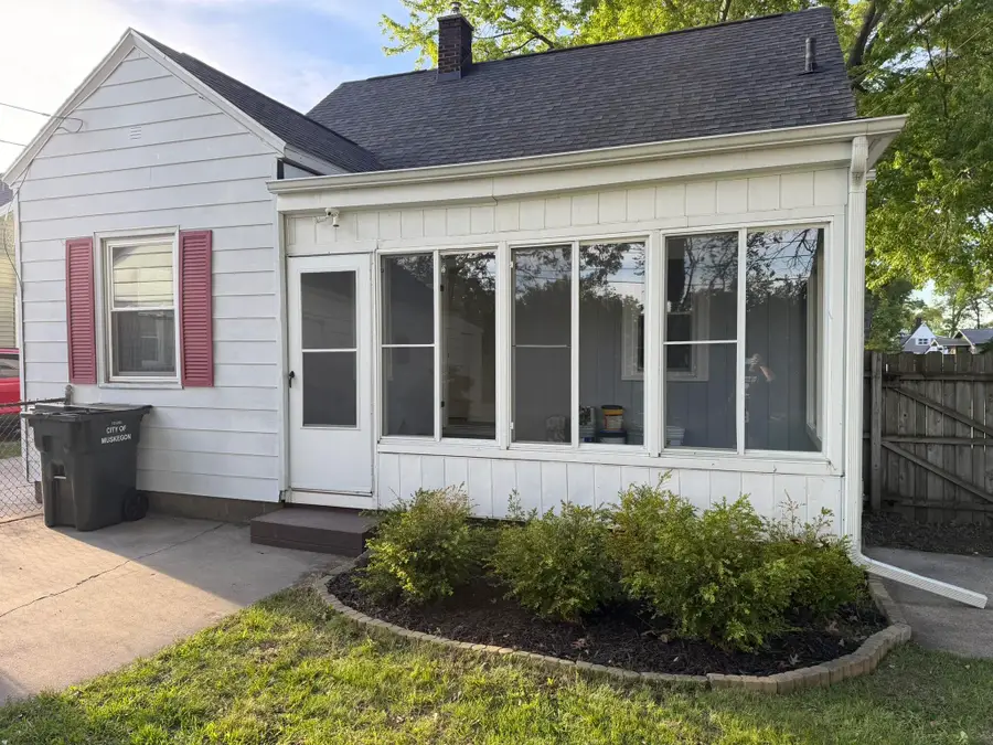 2345 Harding Avenue, Muskegon, MI 49441 - #2