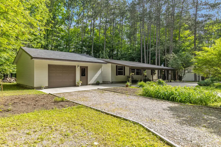 6009 Keeney Drive, Six Lakes, MI 48886 - #3